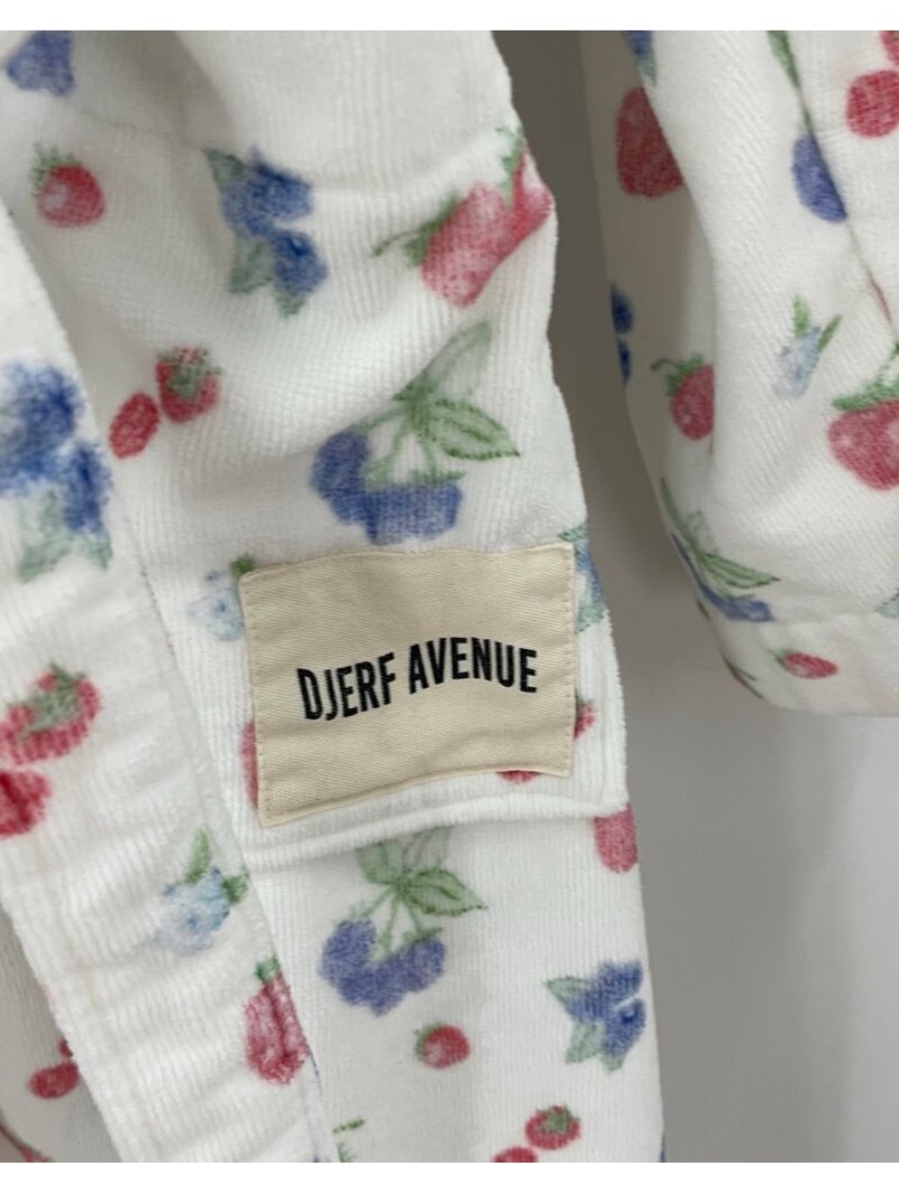 NWT Djerf Avenue Organic Cotton Terry Robe Summer Berries M-L - Picture 5 of 15